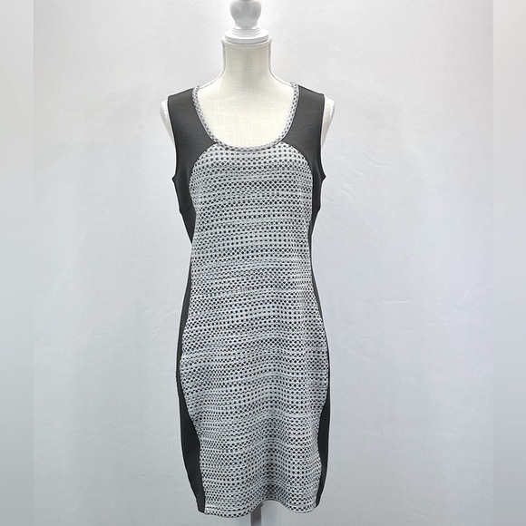 Athleta Dot Fuse Sleeveless  Dress Medium Casual sporty Wicking breathable comfy - Picture 3 of 8